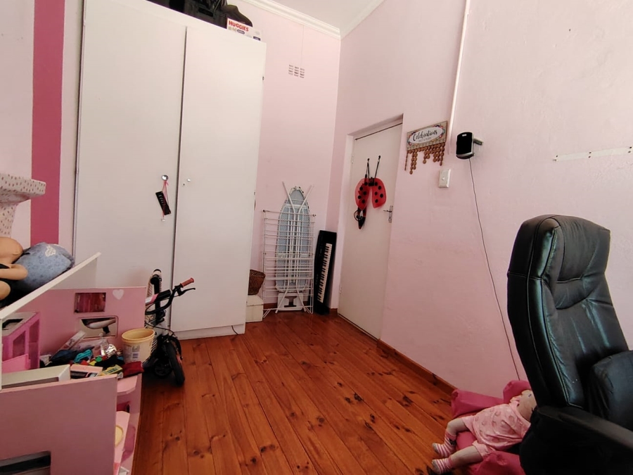 5 Bedroom Property for Sale in Glenlilly Western Cape